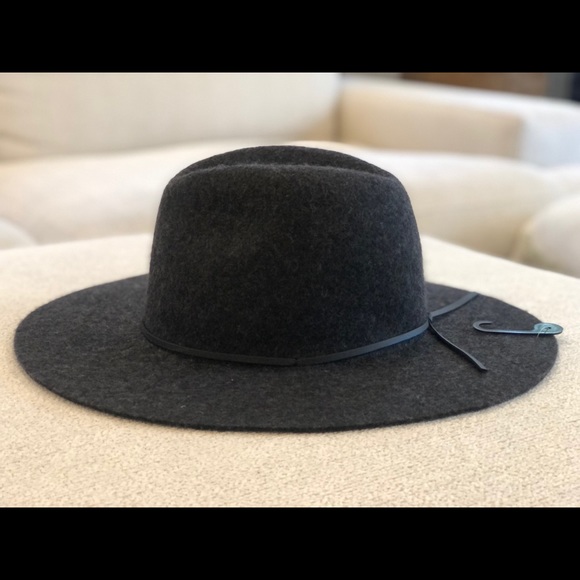 Banana Republic Hat - Brand New with Tags - M/L - Picture 1 of 3